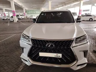 2018 Lexus LX 570 in Ajman used car