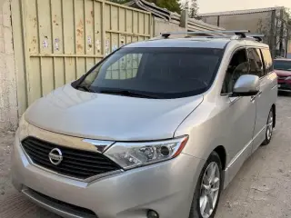 2012 Nissan Quest in Ajman used car