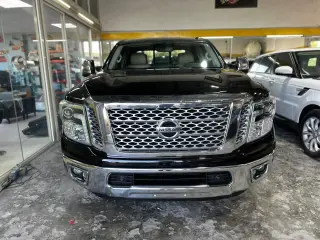 2016 Nissan Titan in Ajman used car