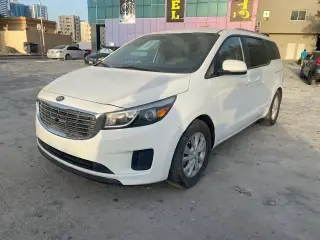 2015 Kia Sedona in Ajman used car