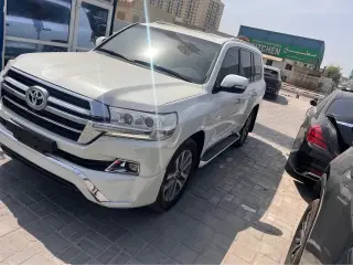 2017 Toyota Land Cruiser in Ajman used car