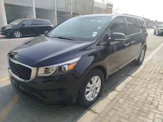 2015 Kia Sedona in Ajman used car