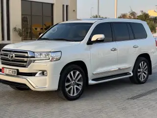 2016 Toyota Land Cruiser in Ajman used car
