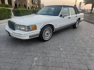1994 Lincoln Town Car in Ajman used car
